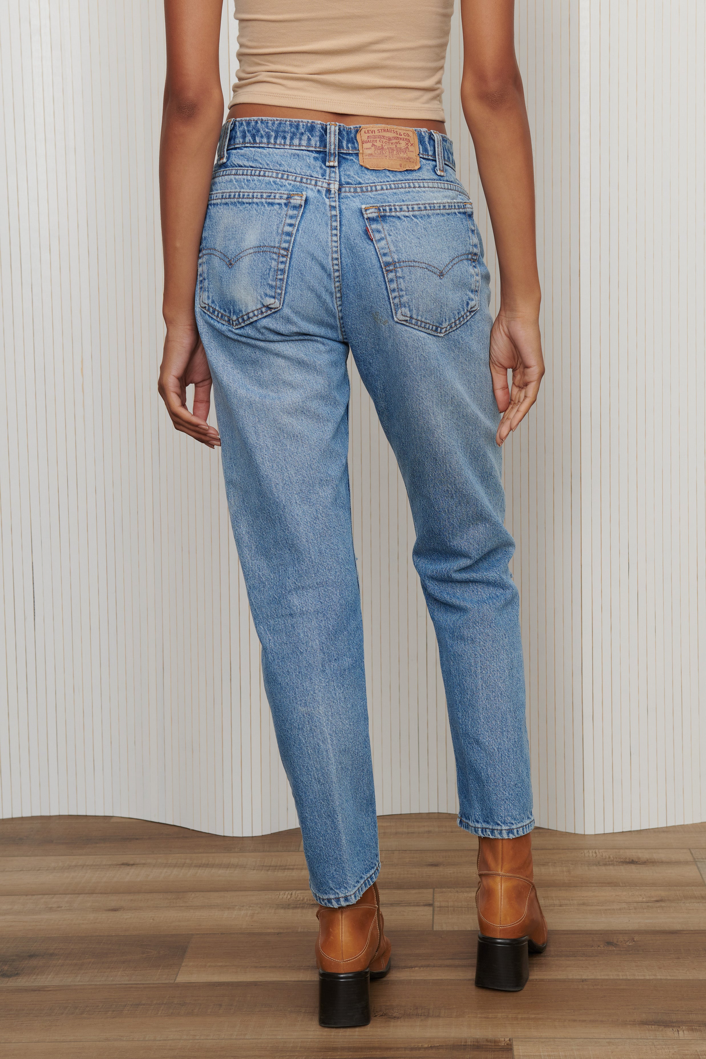 Levi's 505 Medium Wash Jeans SZ 31
