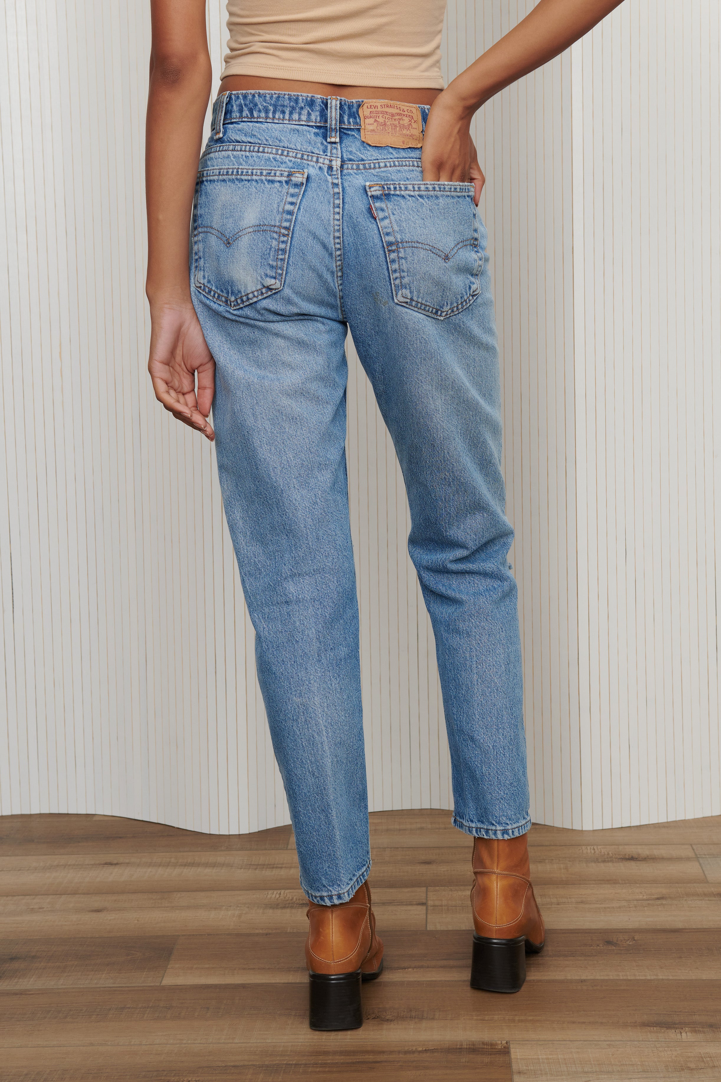 Levi's 505 Medium Wash Jeans SZ 31