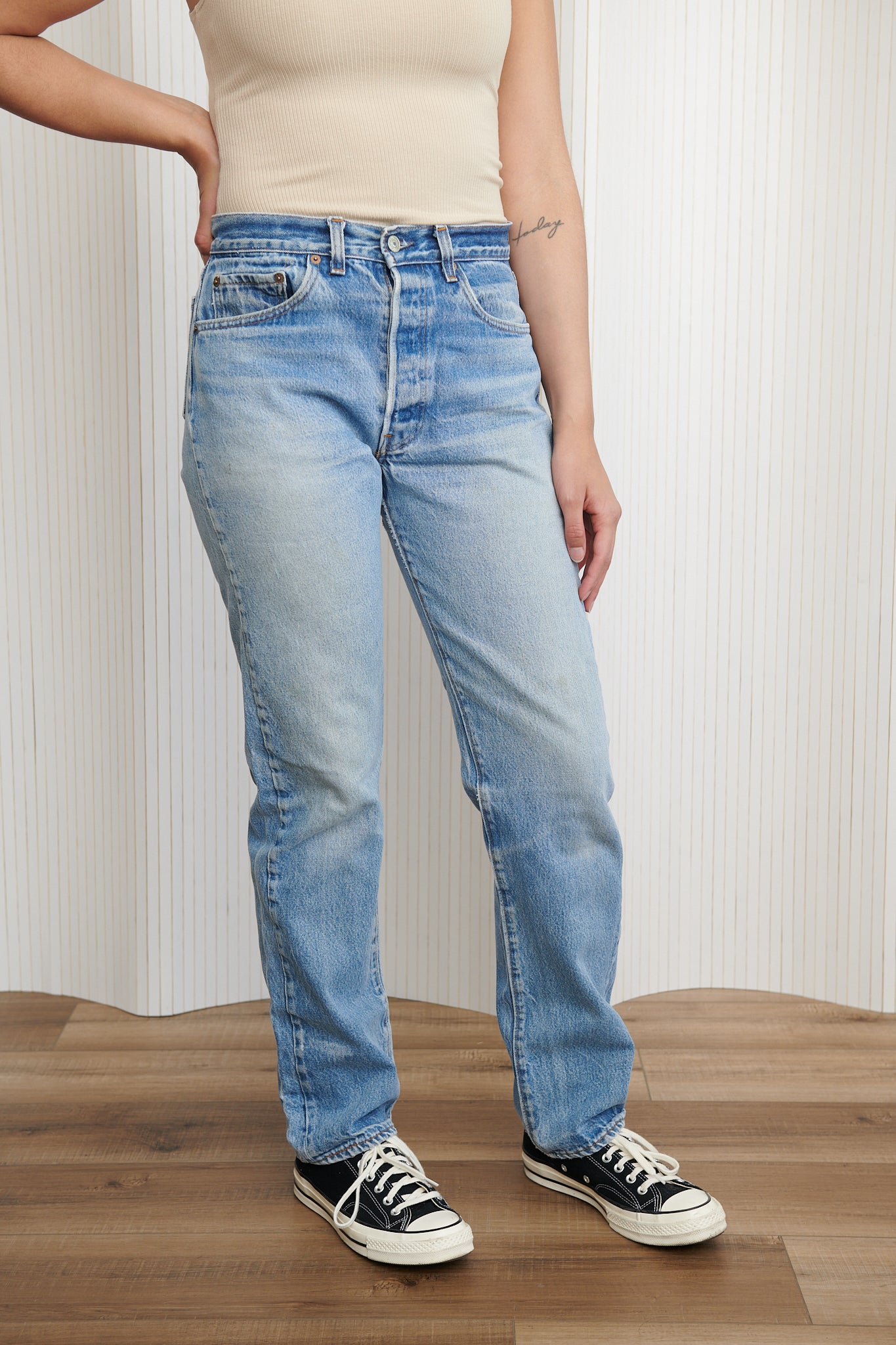 Levi's 501 Whiskered Medium Wash Jeans SZ 31