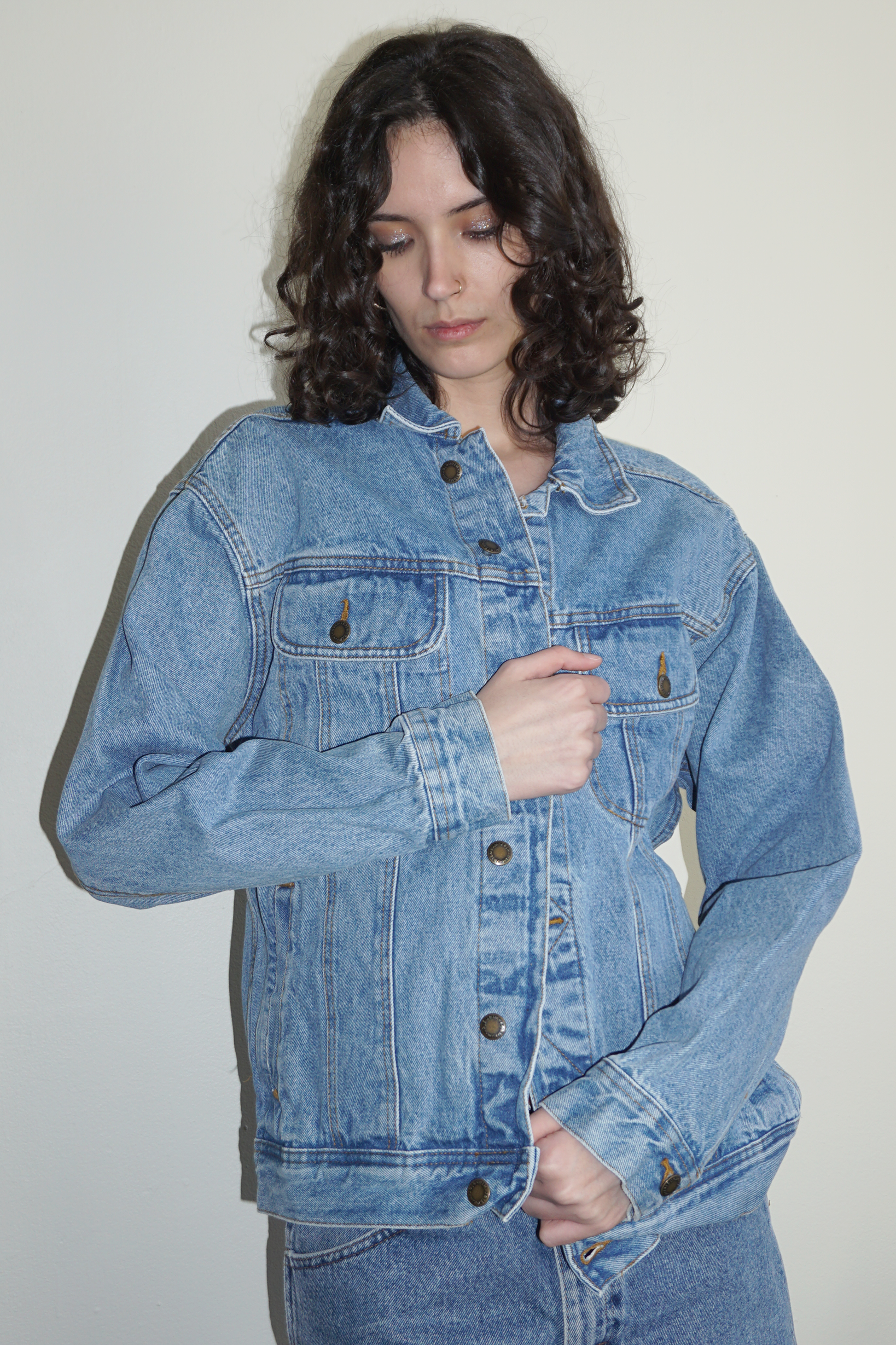Wrangler Medium Wash Trucker Jacket SZ Medium