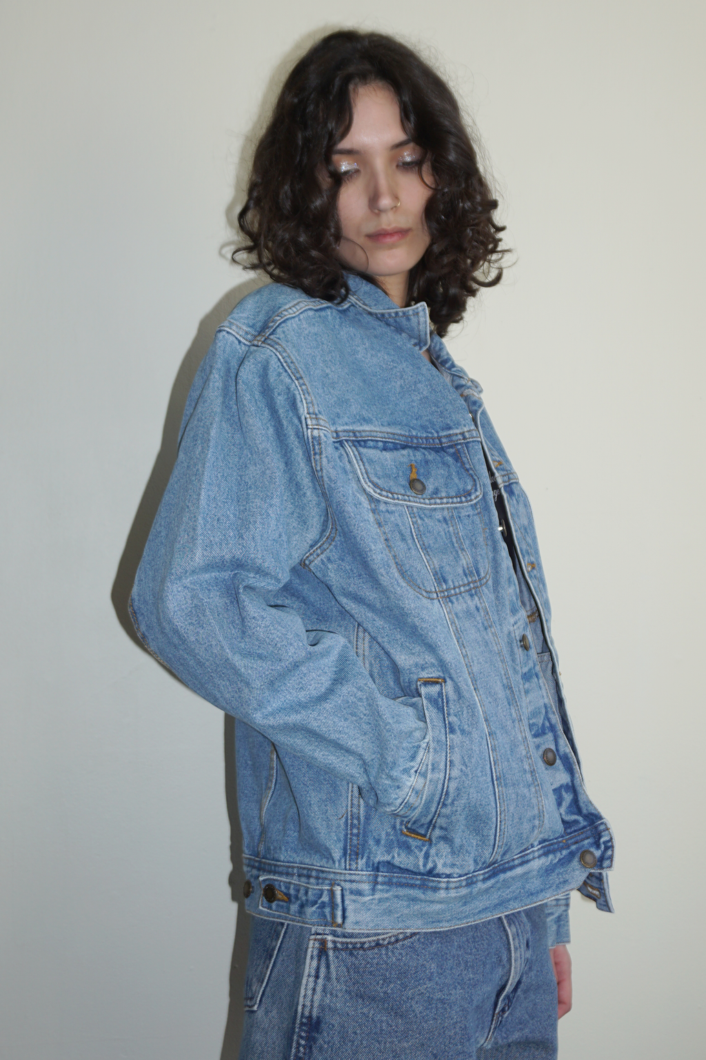 Wrangler Medium Wash Trucker Jacket SZ Medium