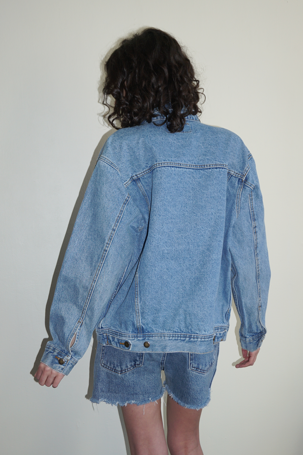 Wrangler Medium Wash Trucker Jacket SZ Medium