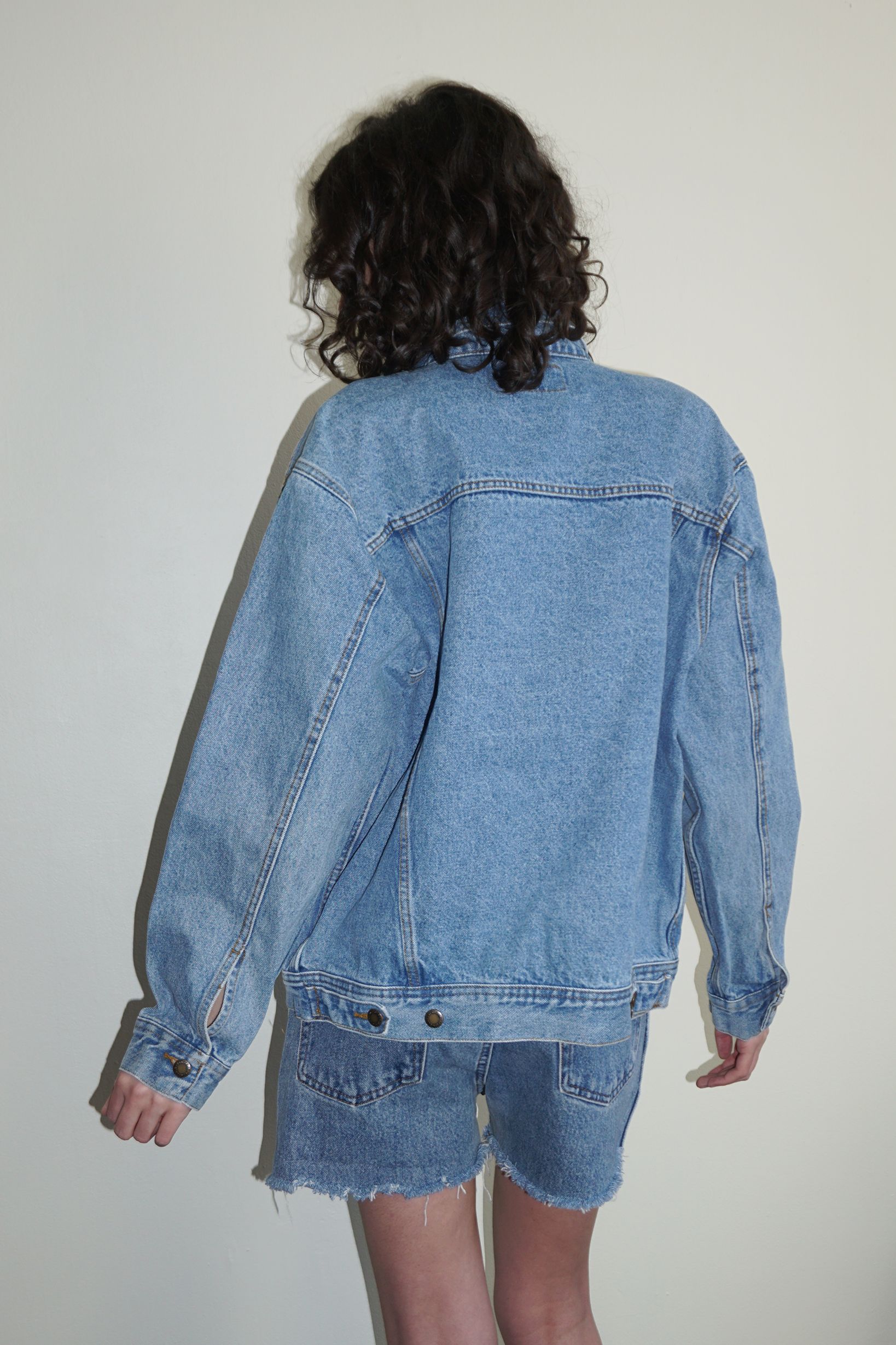 Wrangler Medium Wash Trucker Jacket SZ Medium