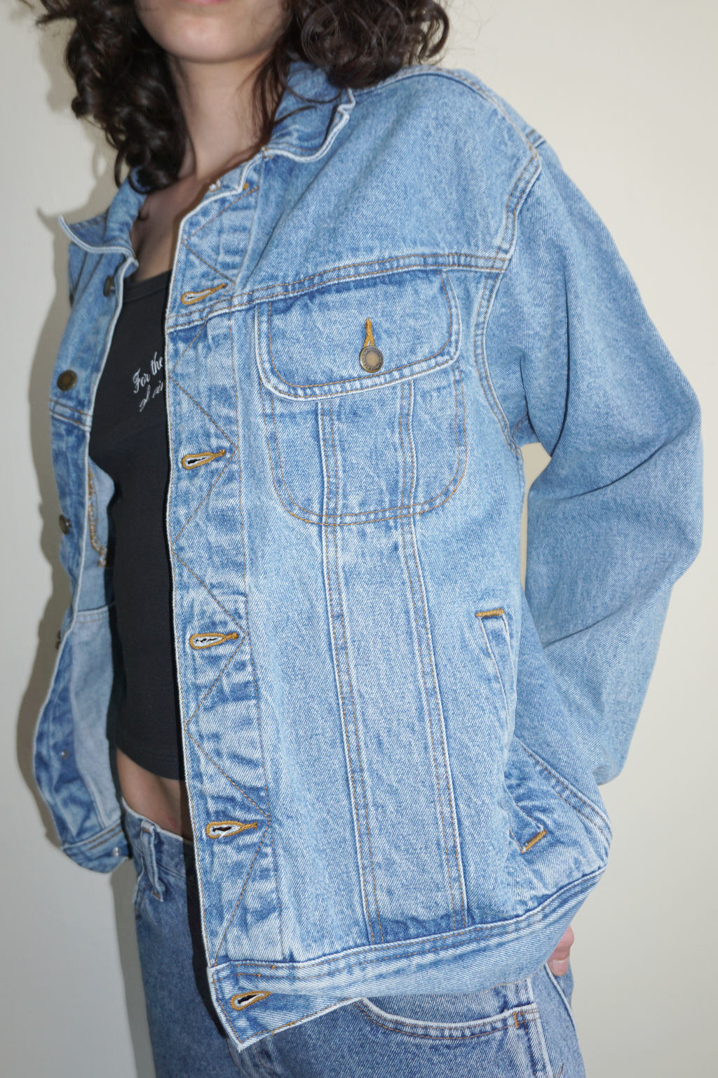 Wrangler Medium Wash Trucker Jacket SZ Medium