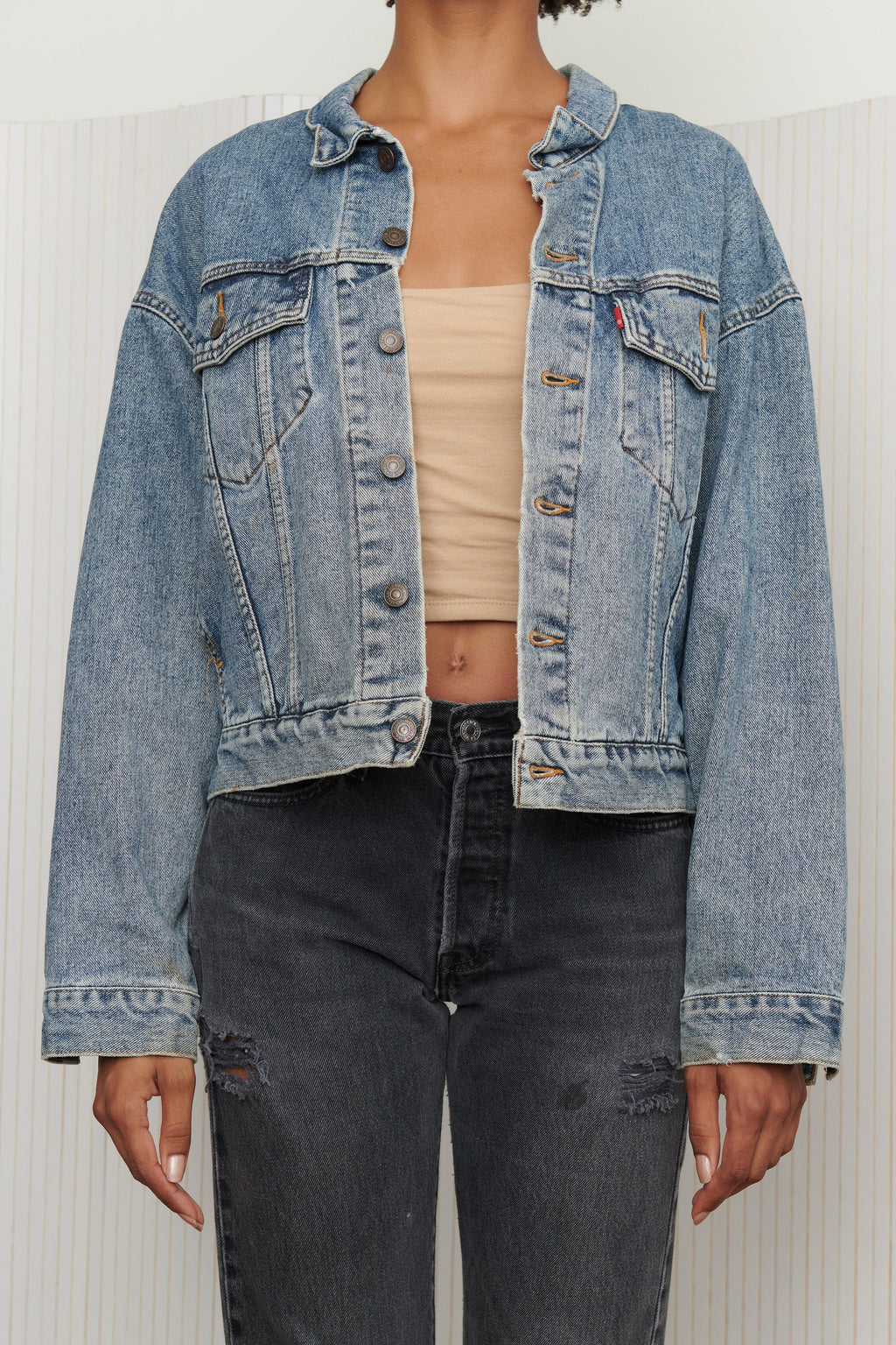 Levi’s Cropped Oversize Medium Wash Jacket SZ Small Jacket Levi's