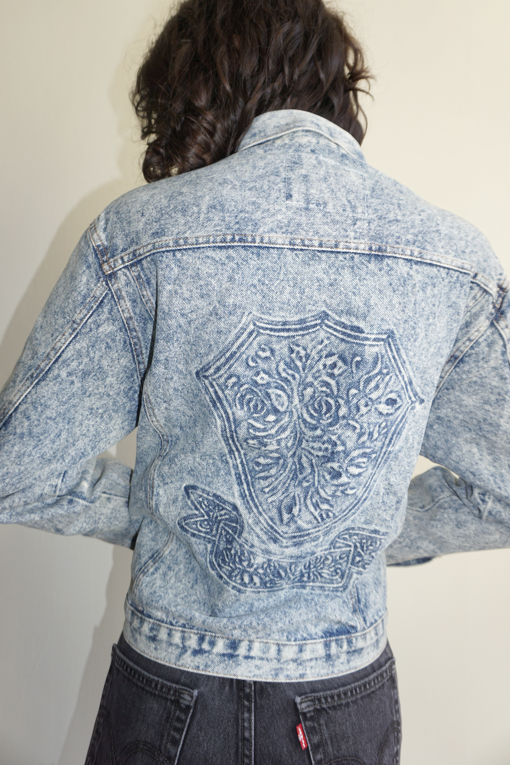 GITANO Acid Wash Embossed Back Jacket SZ Small