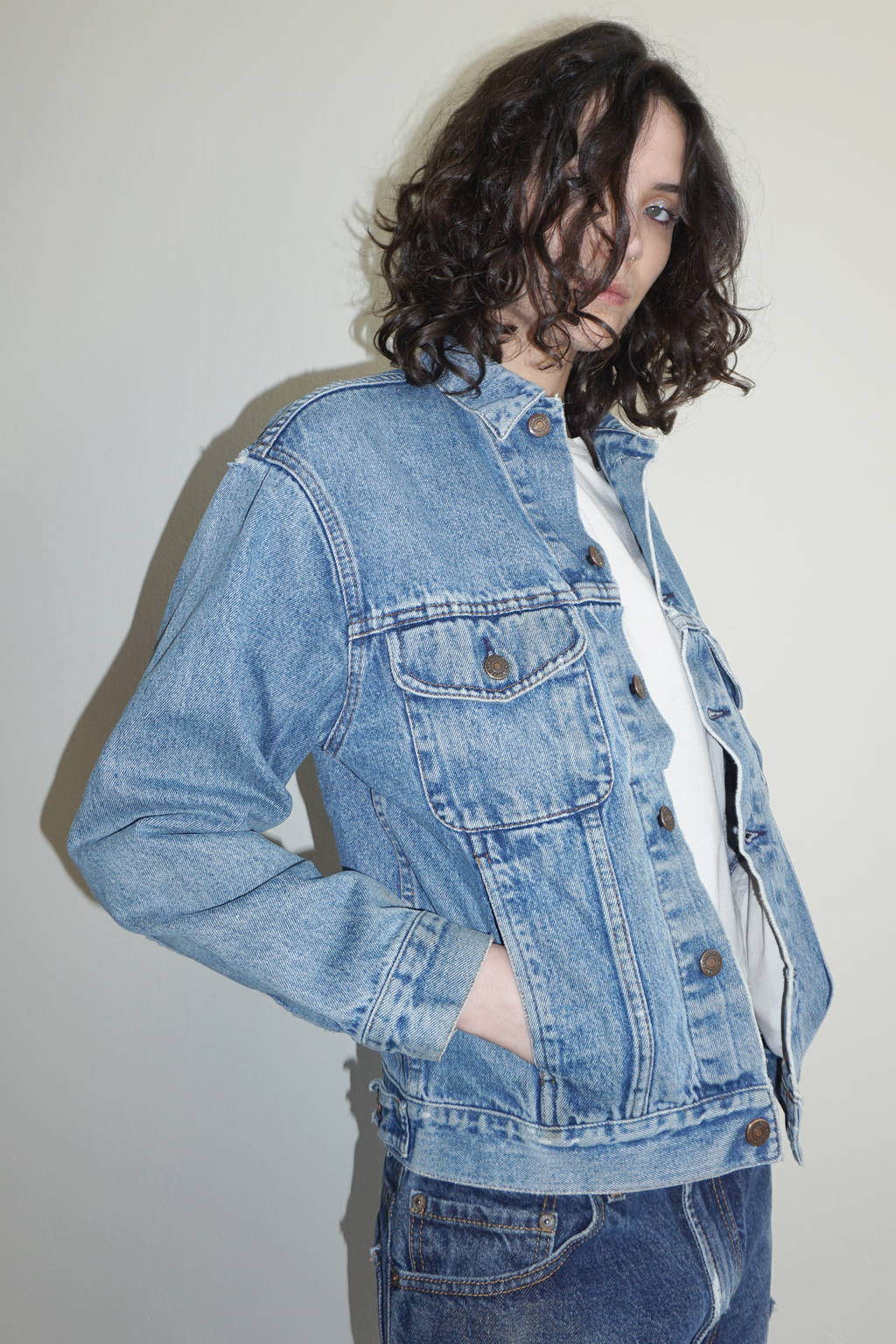 Rounded Pocket GAP Medium Wash Denim Jacket SZ Small