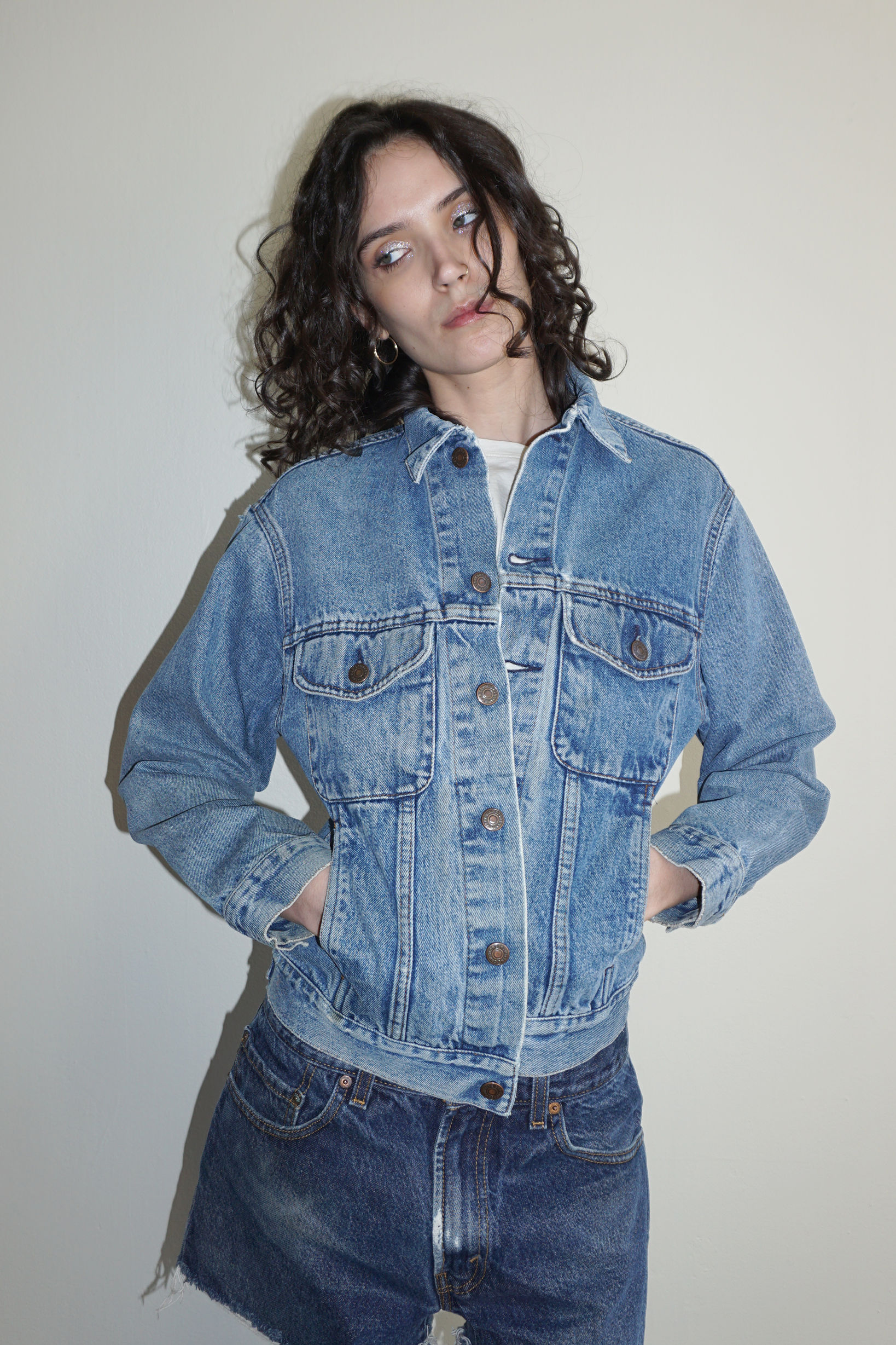 Rounded Pocket GAP Medium Wash Denim Jacket SZ Small