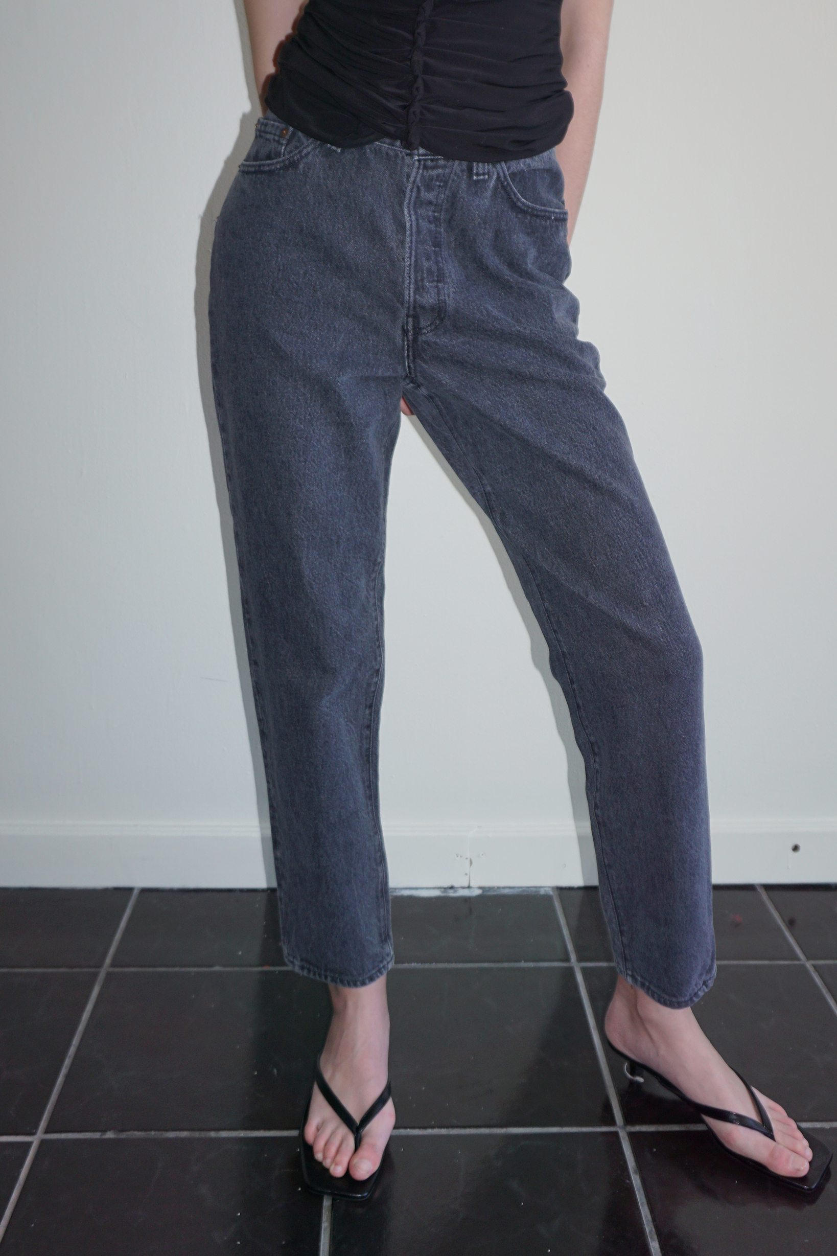 Washed Black Levi's High Waisted Jeans SZ 26