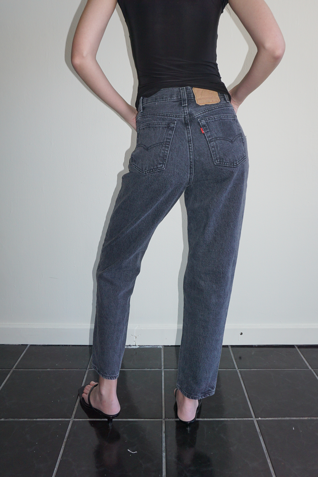 Washed Black Levi's High Waisted Jeans SZ 26
