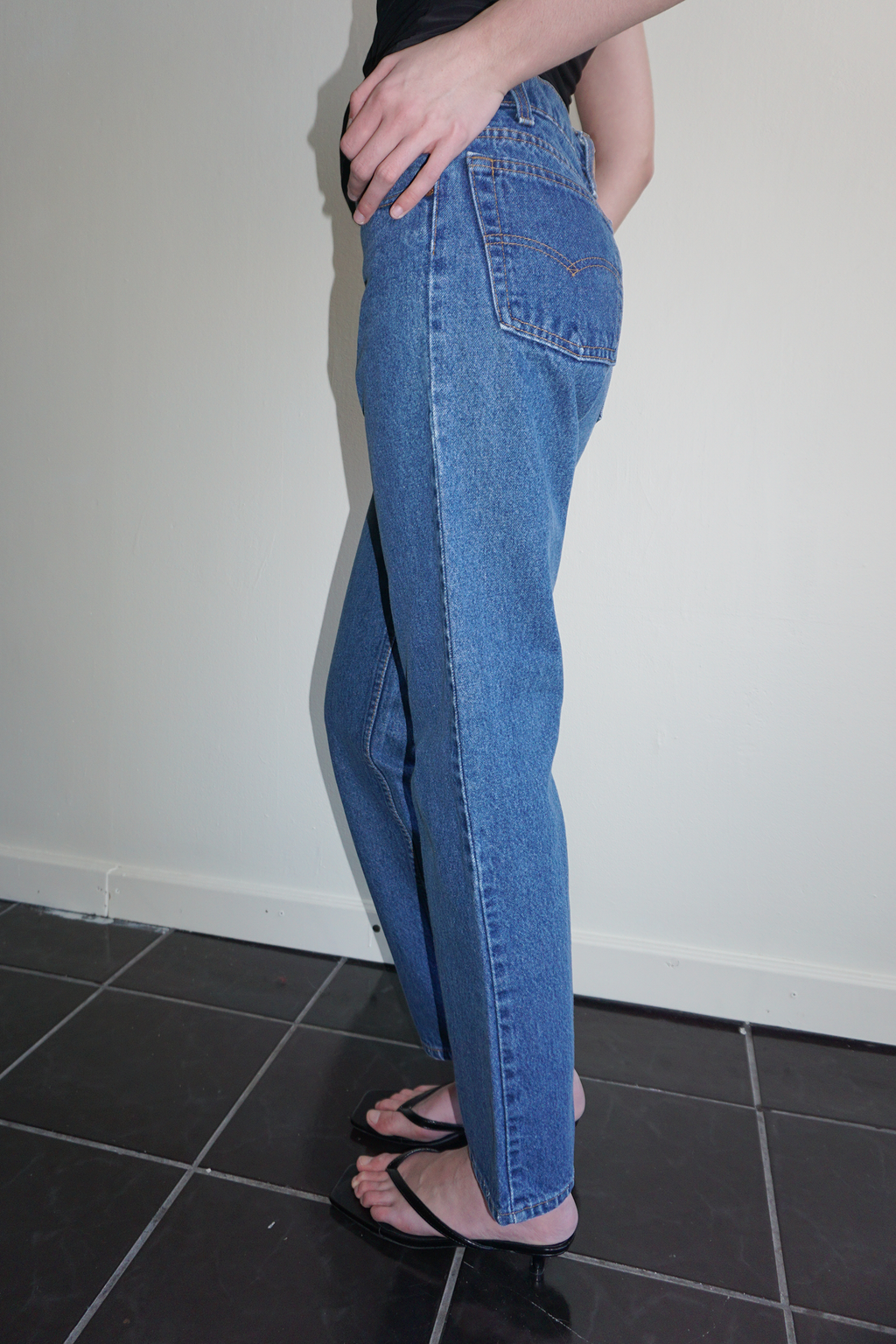 Dark Wash Levi's Straight Leg Jeans SZ 27