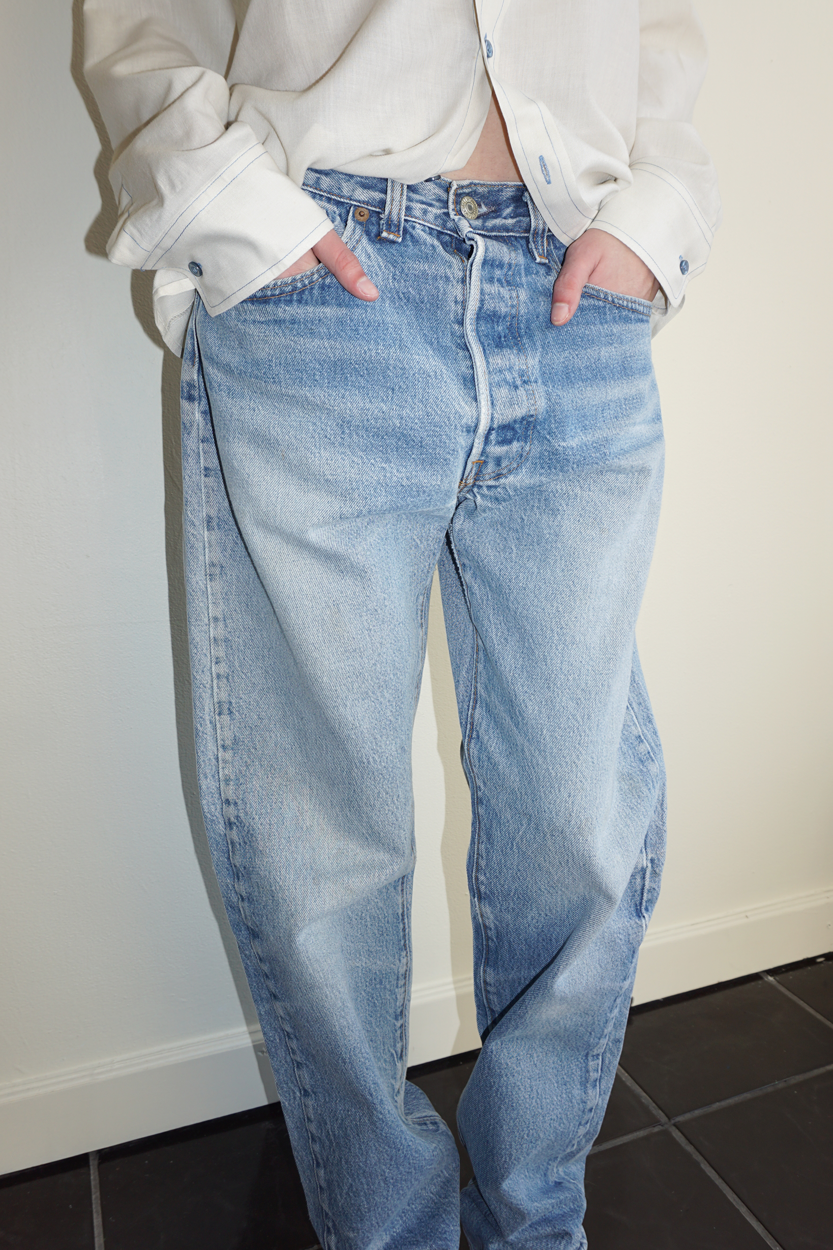 Levi's 501 Whiskered Medium Wash Jeans SZ 31