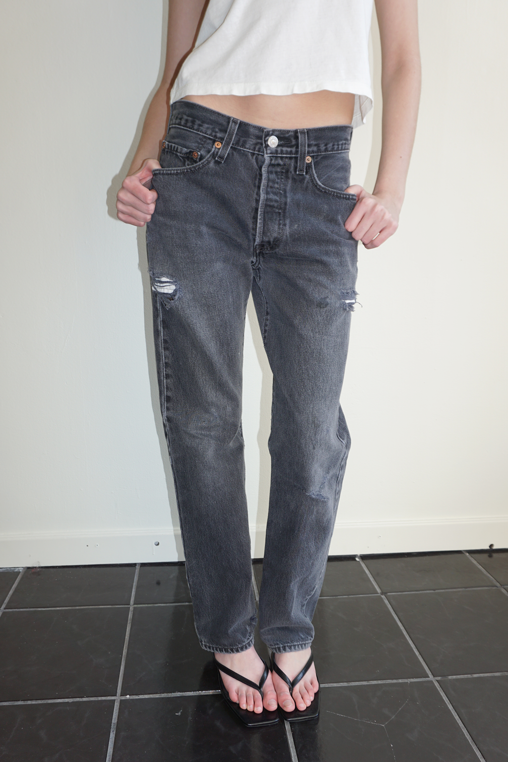 Levi's 501 Distressed Black Jeans SZ 28