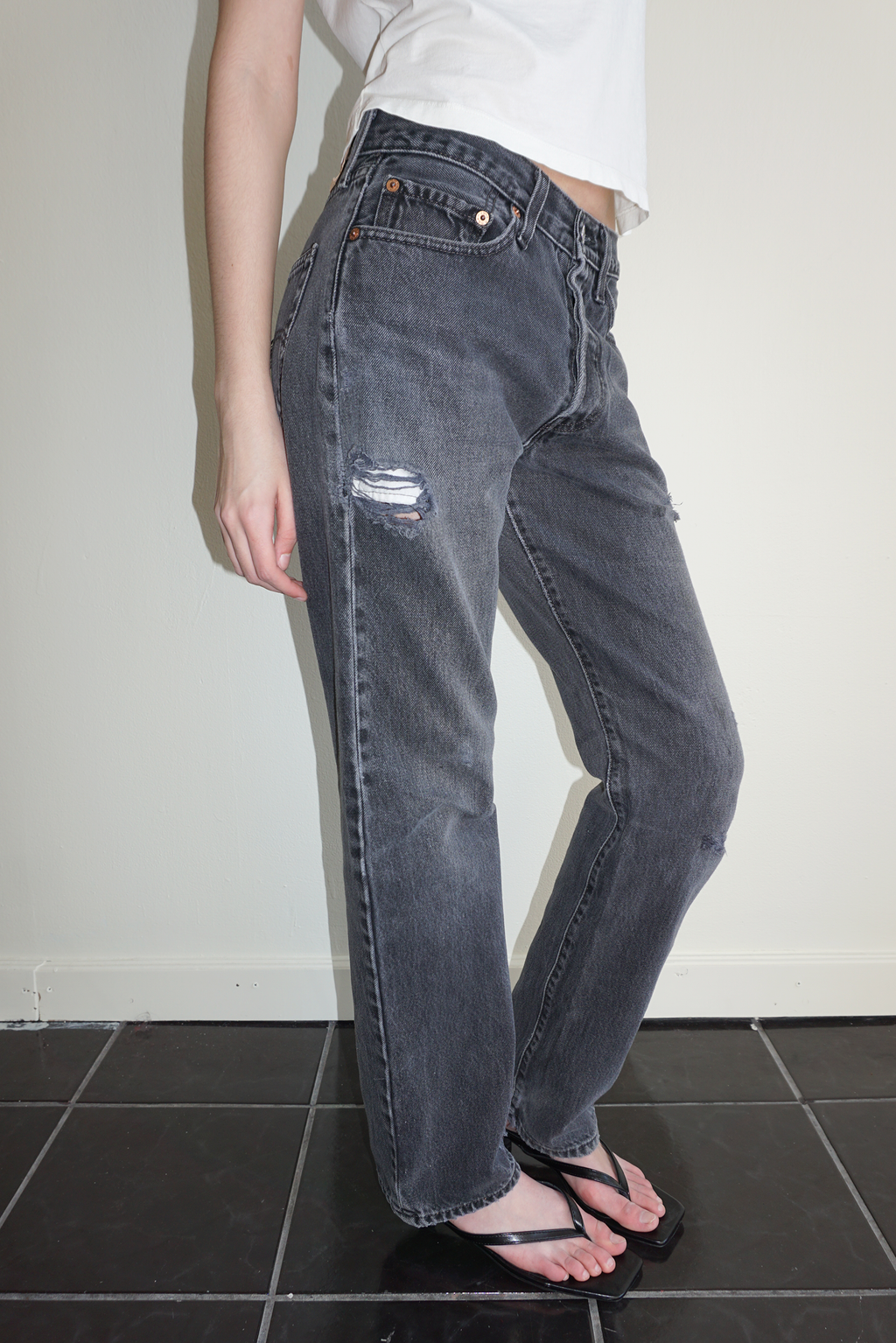 Levi's 501 Distressed Black Jeans SZ 28