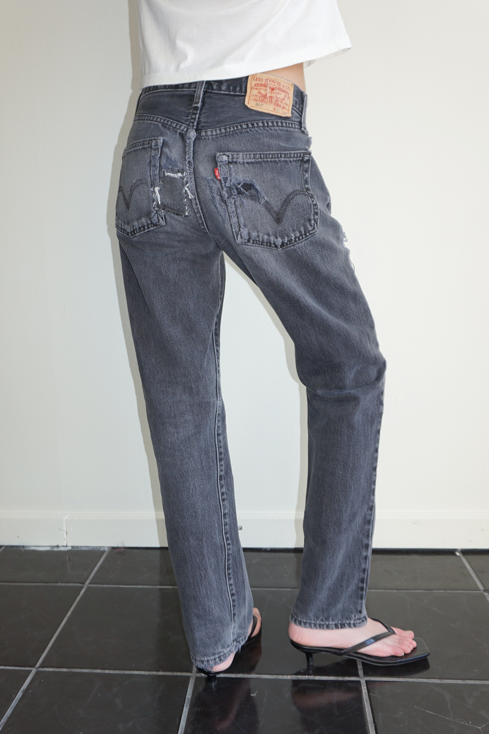 Levi's 501 Distressed Black Jeans SZ 28