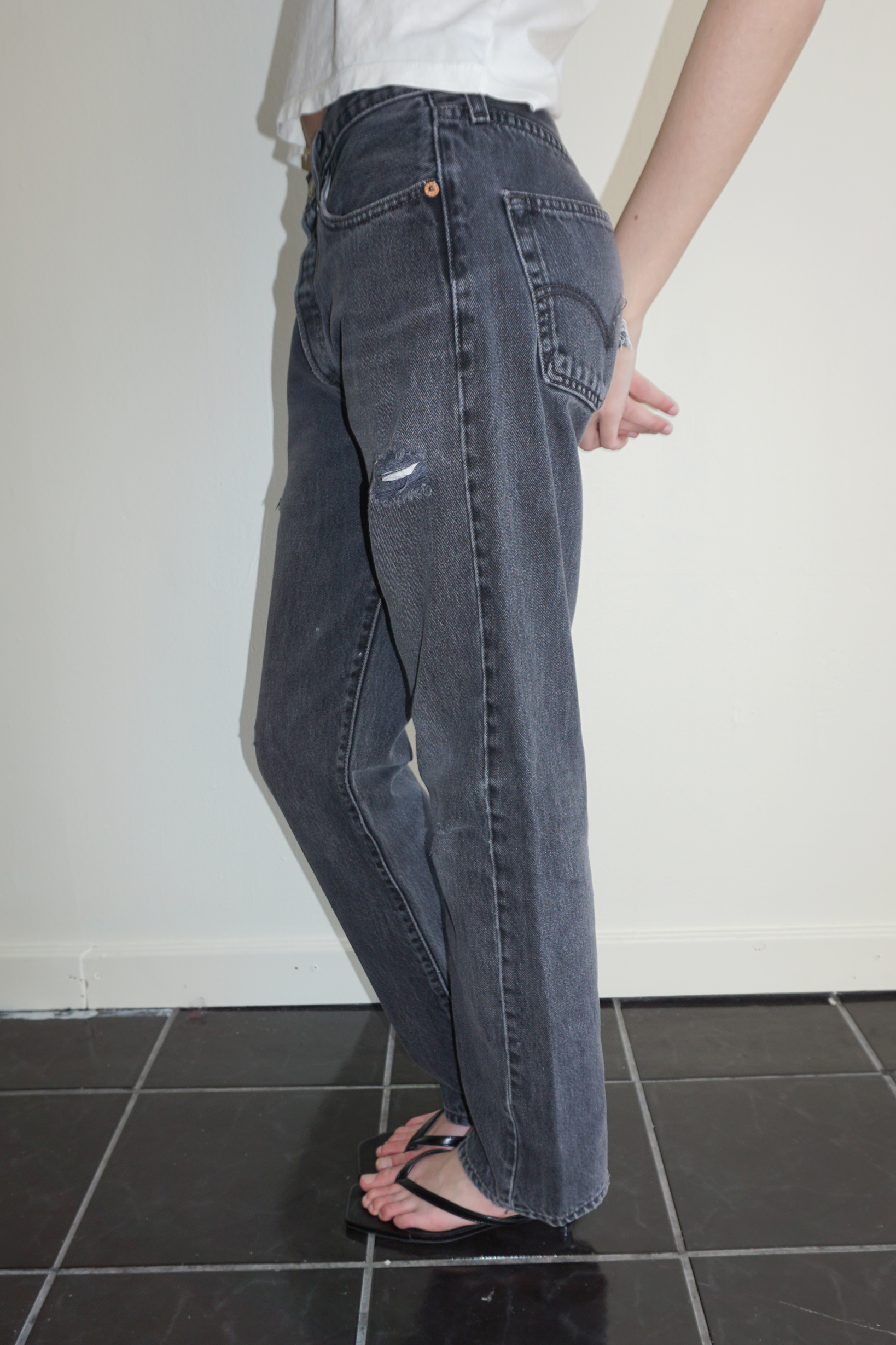 Levi's 501 Distressed Black Jeans SZ 28