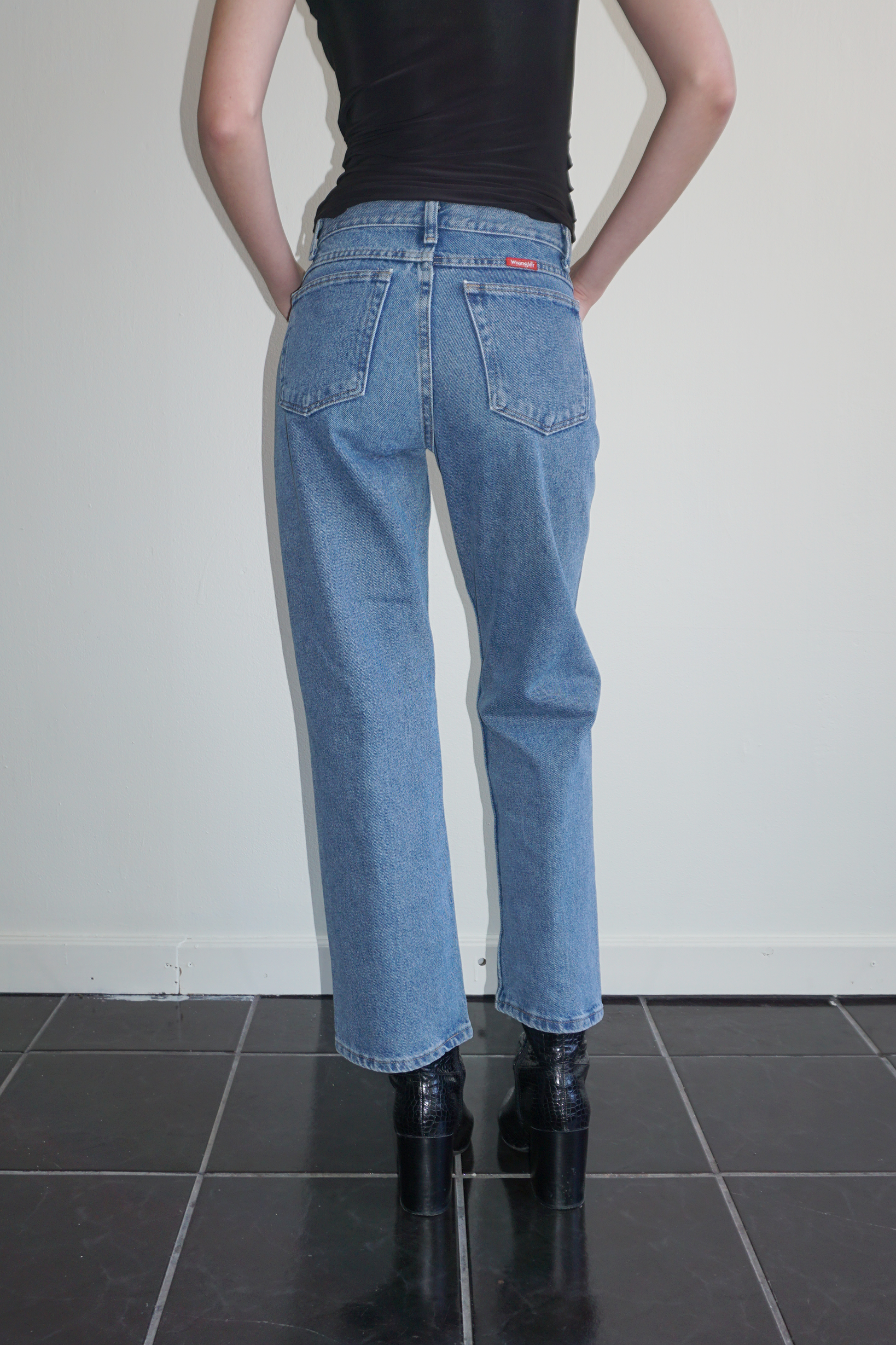Wrangler Red Label Medium Wash Wide Leg Jeans SZ 26
