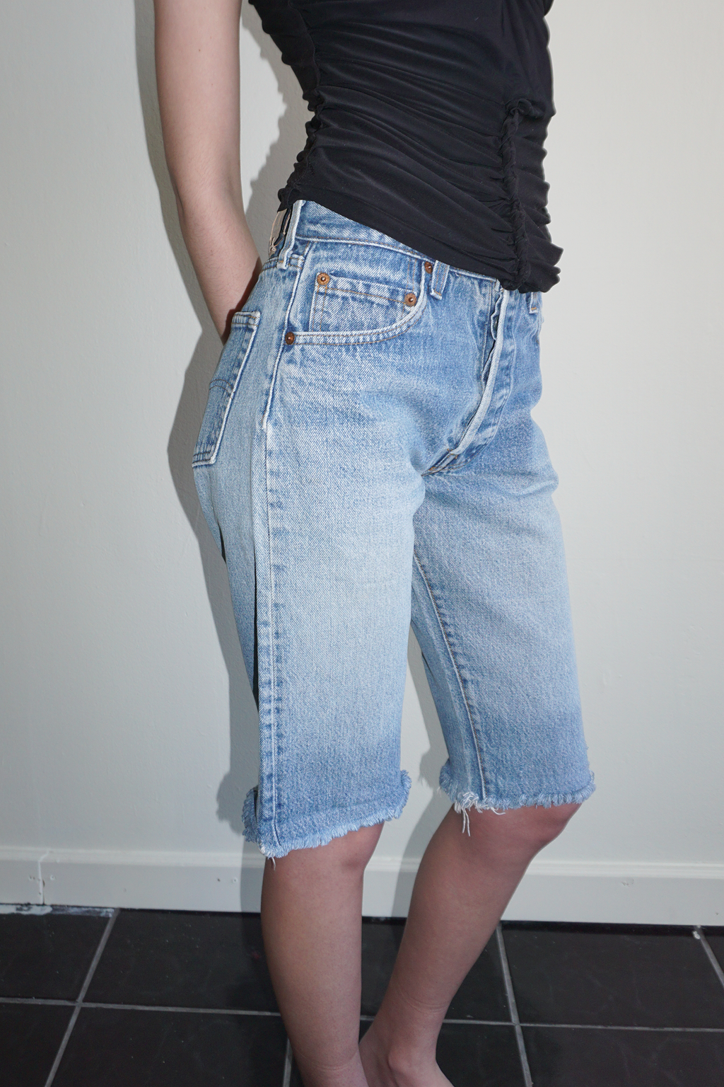 Levi's Cut Off Bermuda Shorts SZ 28