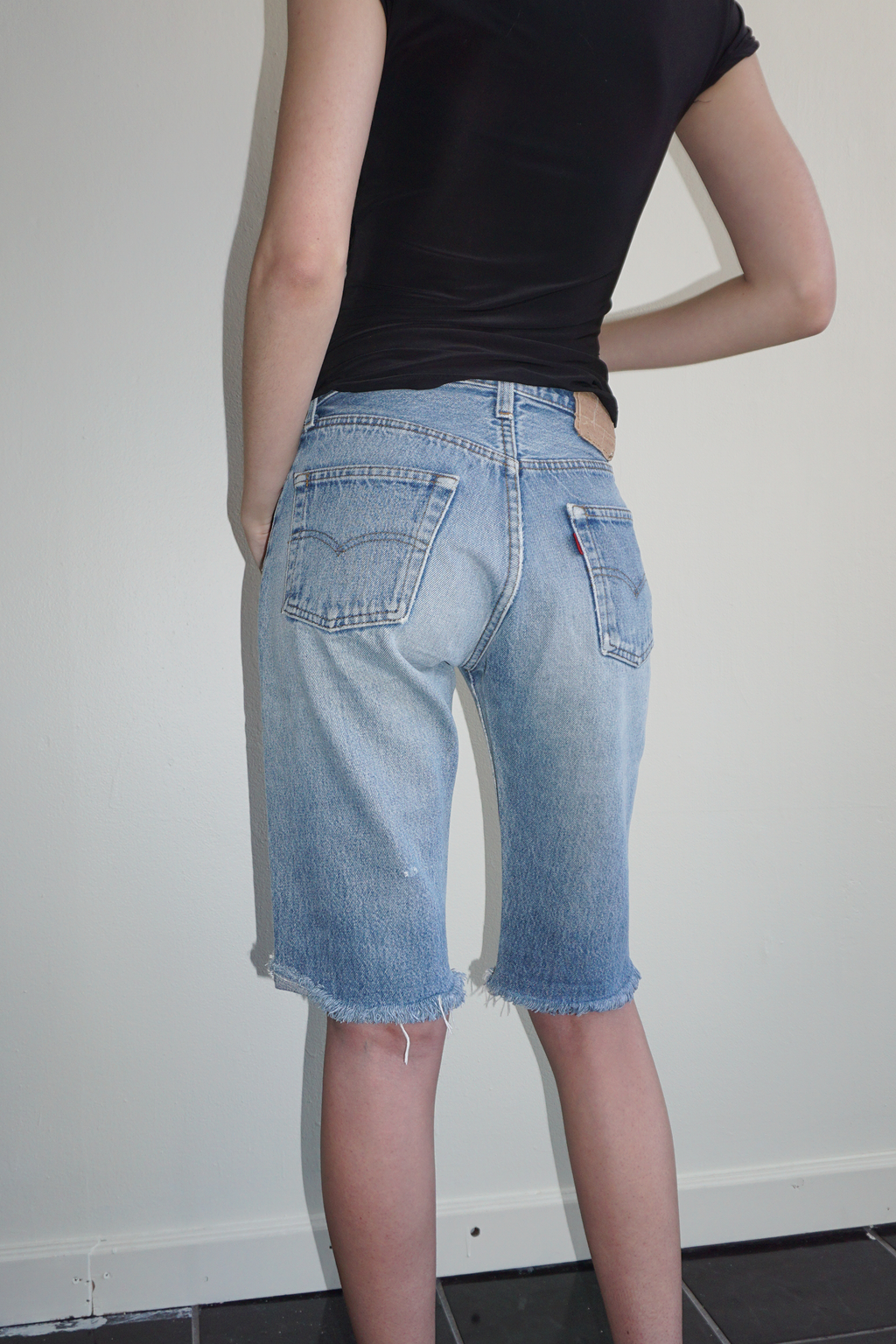 Levi's Cut Off Bermuda Shorts SZ 28