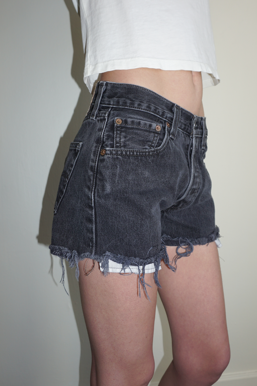 Black Levi’s Cut Off Shorts SZ 27