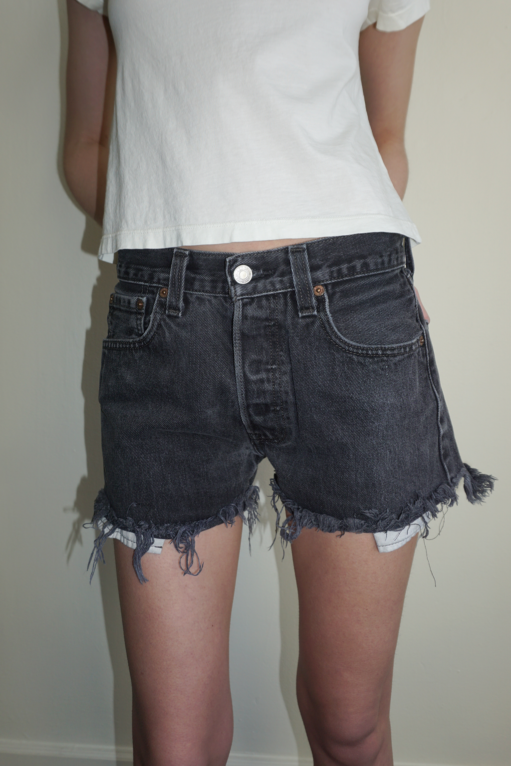 Black Levi’s Cut Off Shorts SZ 27