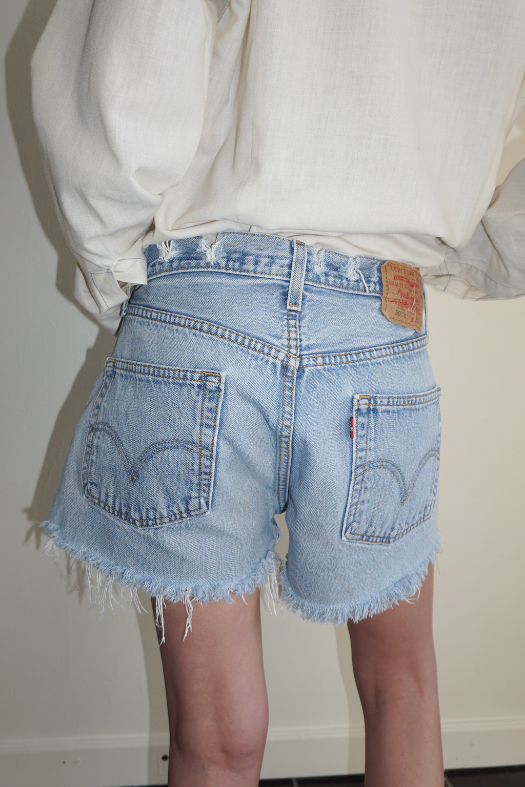 Levi's 501xx Medium Wash Cut Off Shorts SZ 31